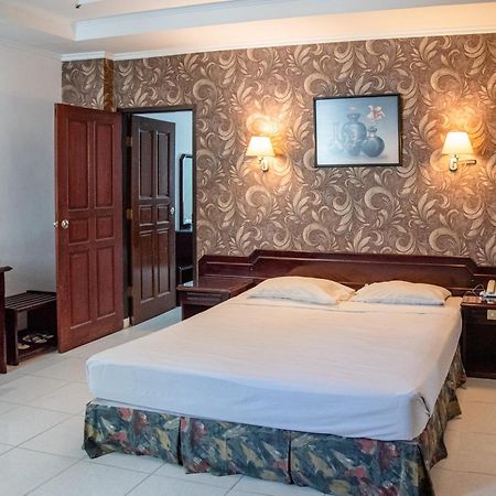 Melin Hotel Tanjungpinang Exterior photo