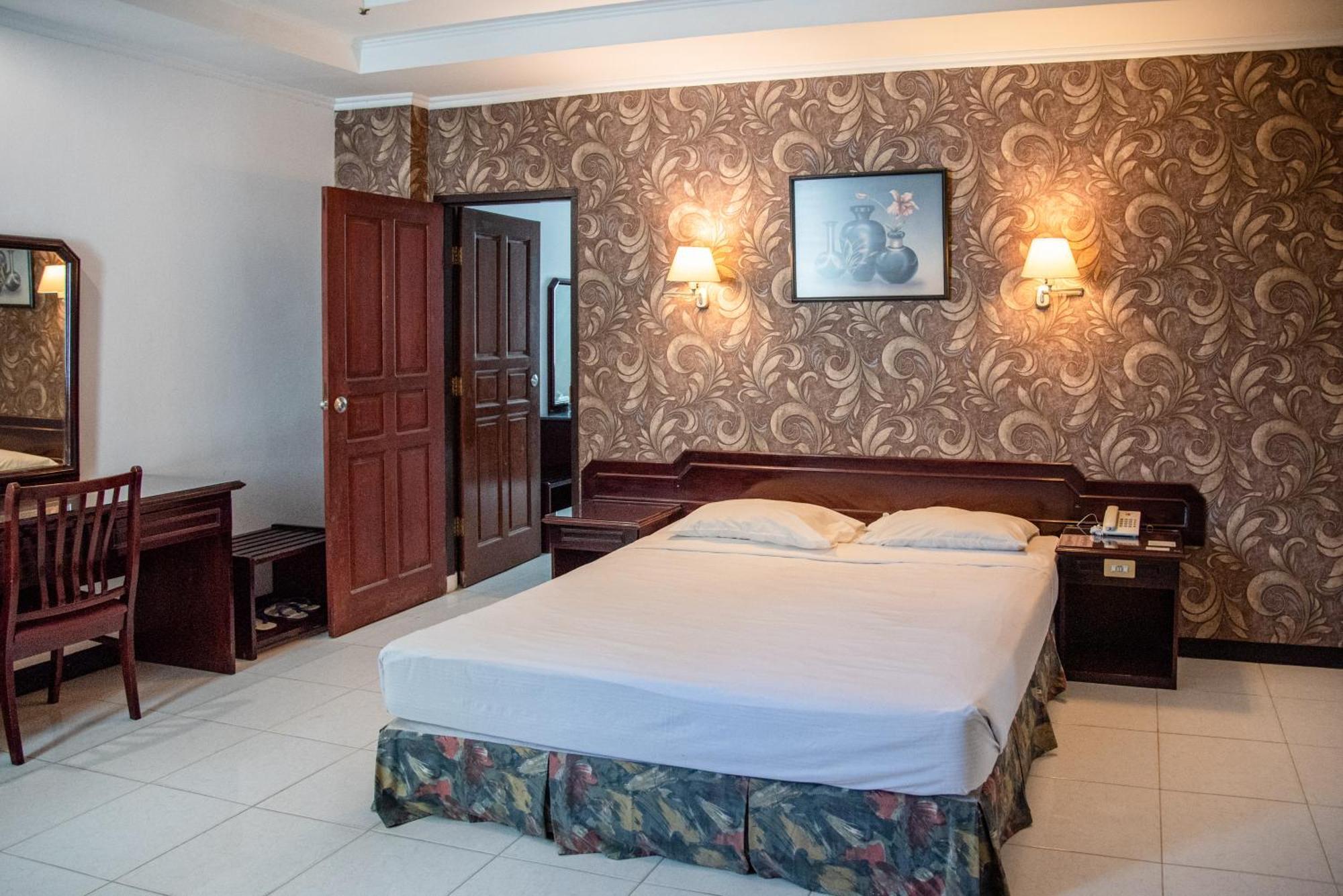 Melin Hotel Tanjungpinang Exterior photo