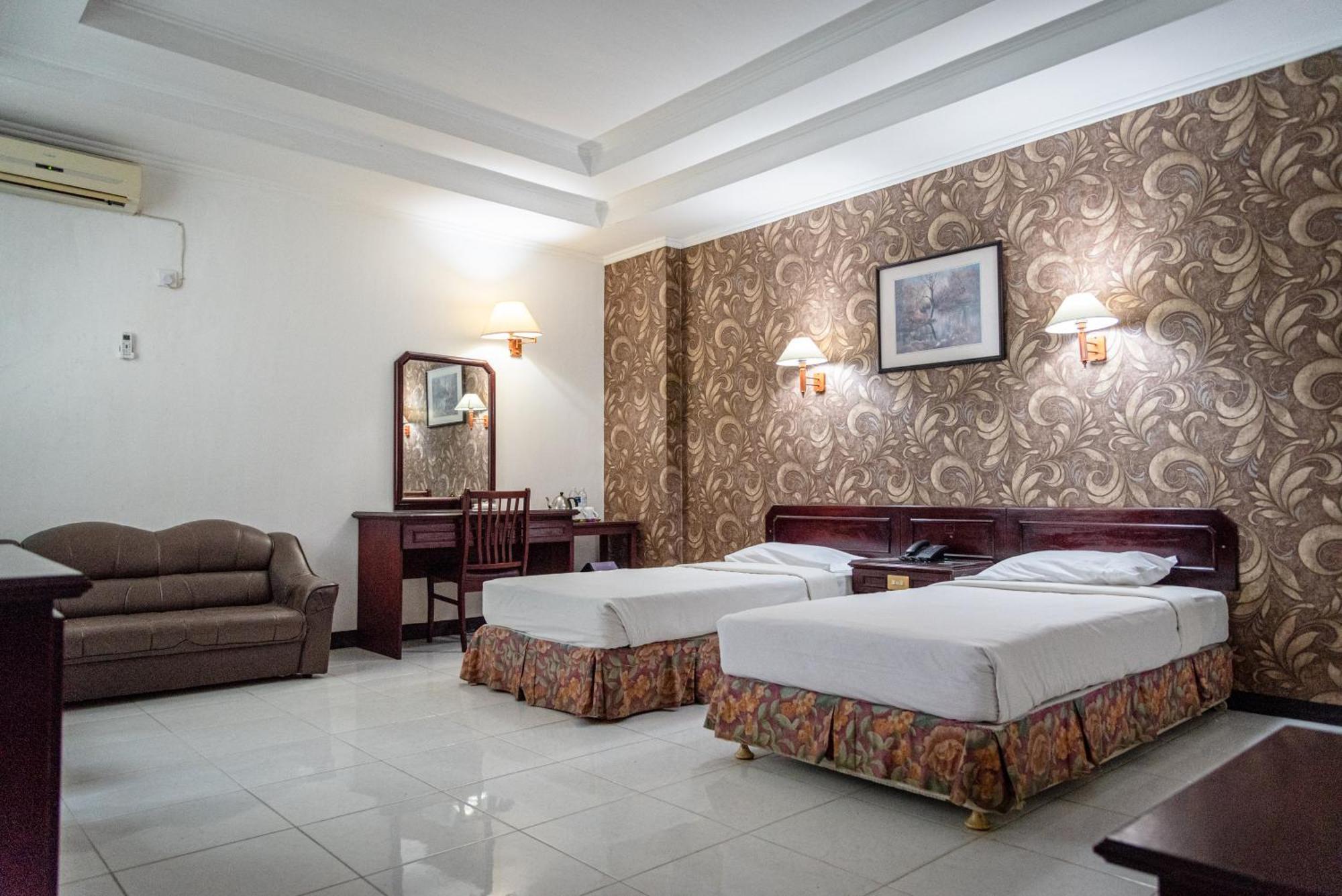 Melin Hotel Tanjungpinang Exterior photo